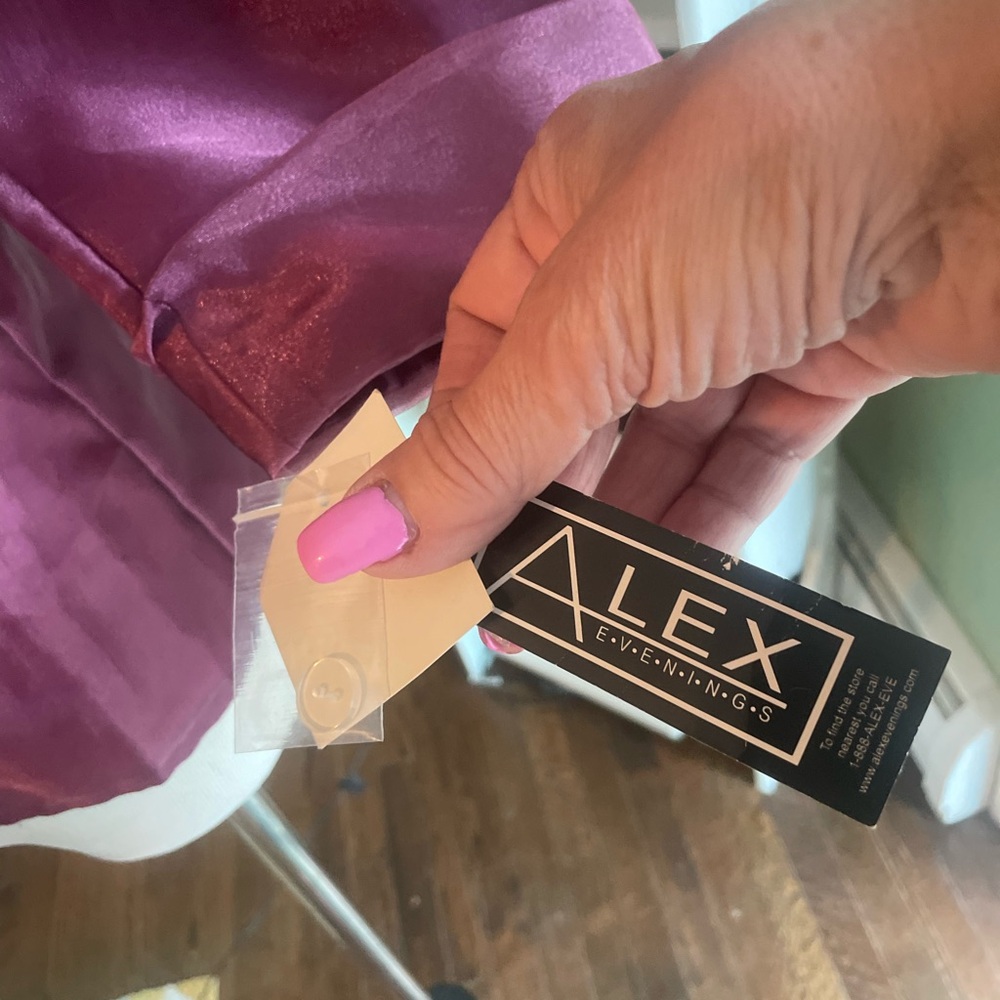 Alex Evenings Purple Blazer with Notched Lapel and Cropped Design NWT XL - Picture 4 of 4